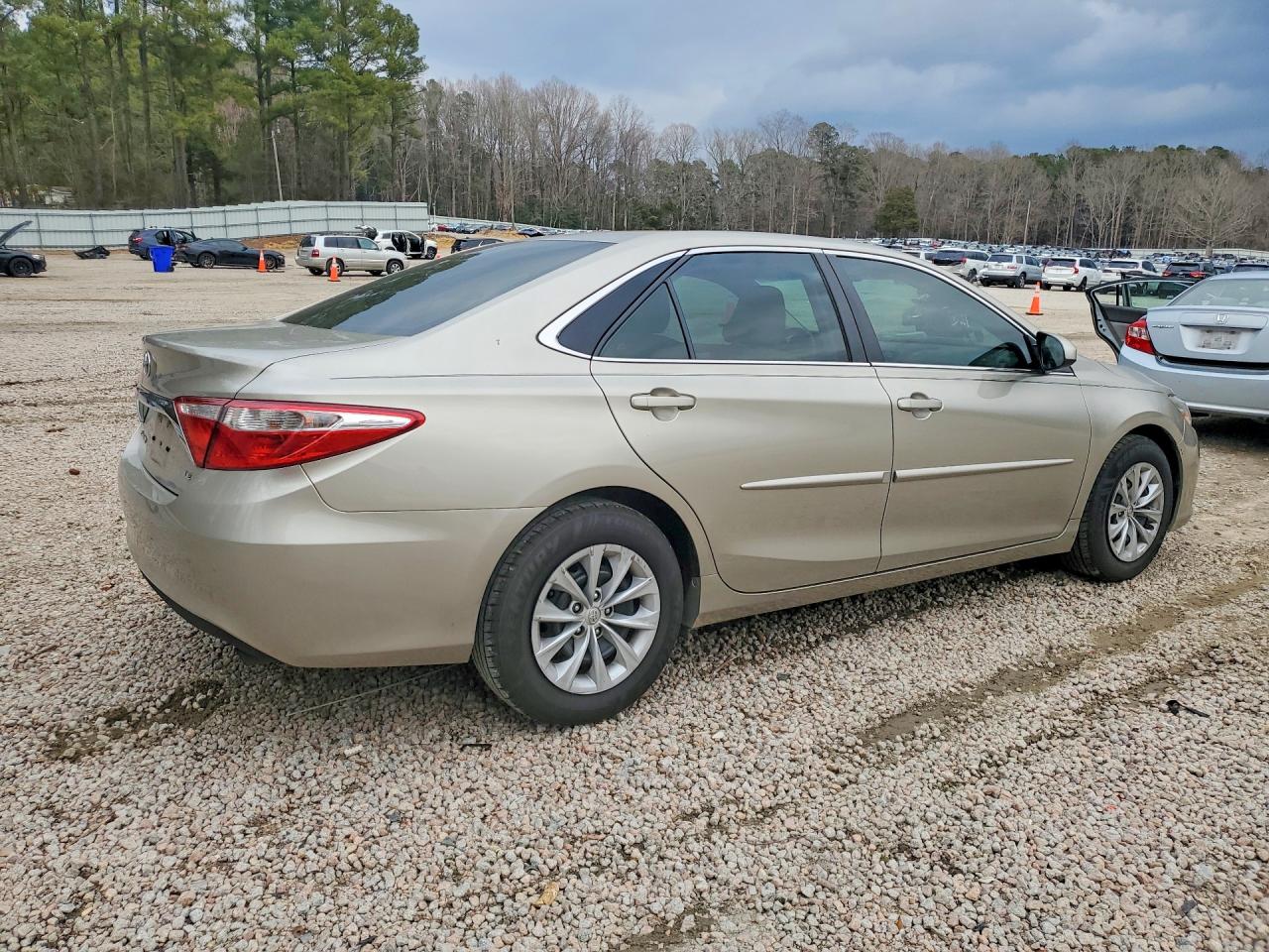 2015 TOYOTA CAMRY