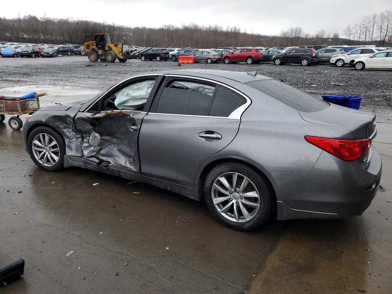 2015 INFINITI Q50