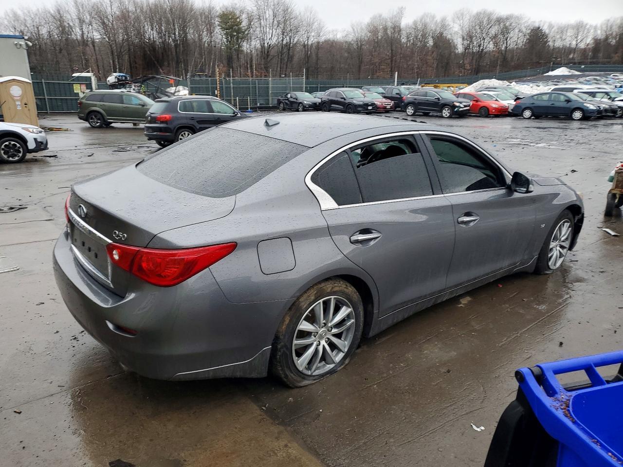 2015 INFINITI Q50