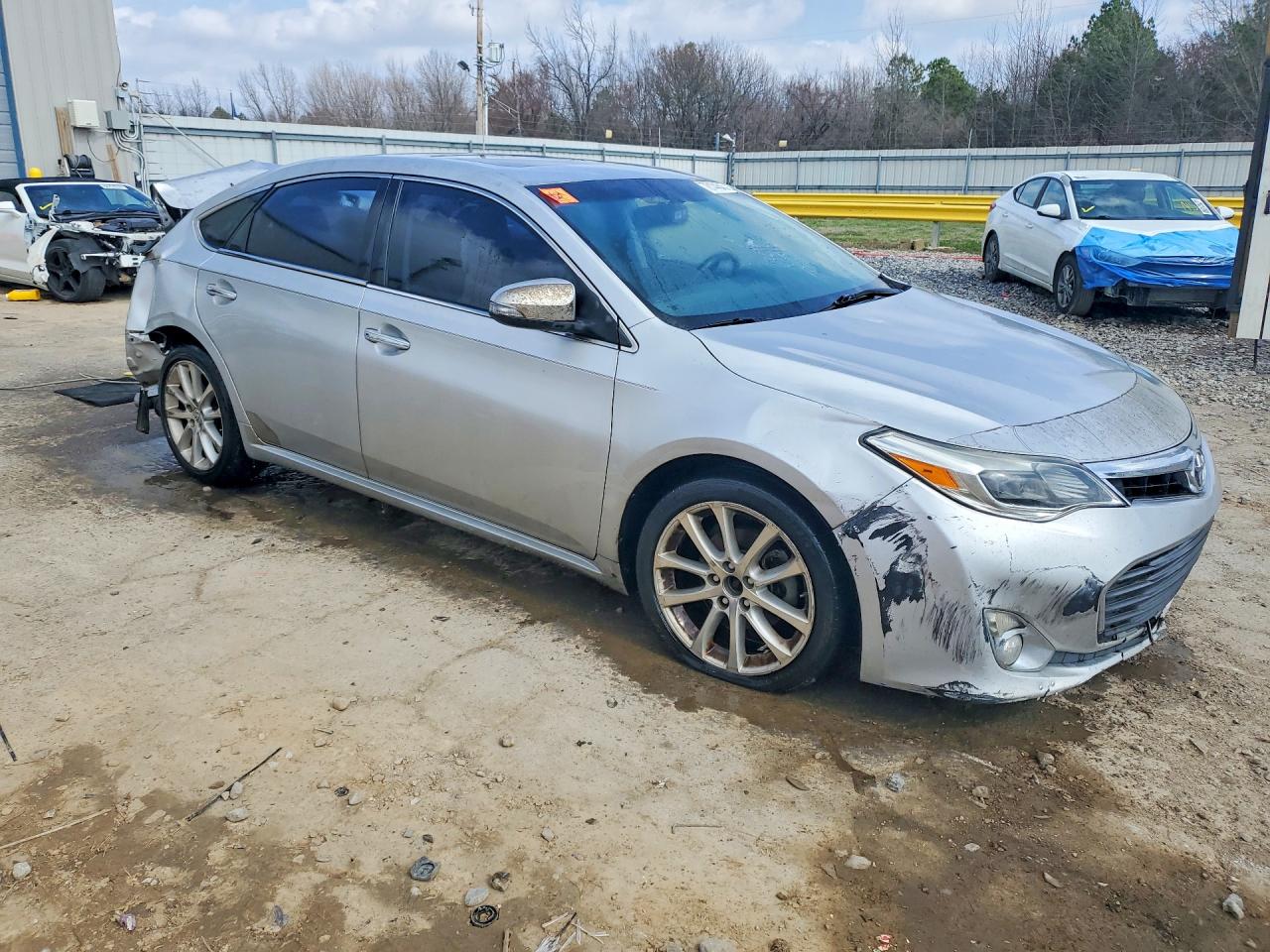 2013 TOYOTA AVALON