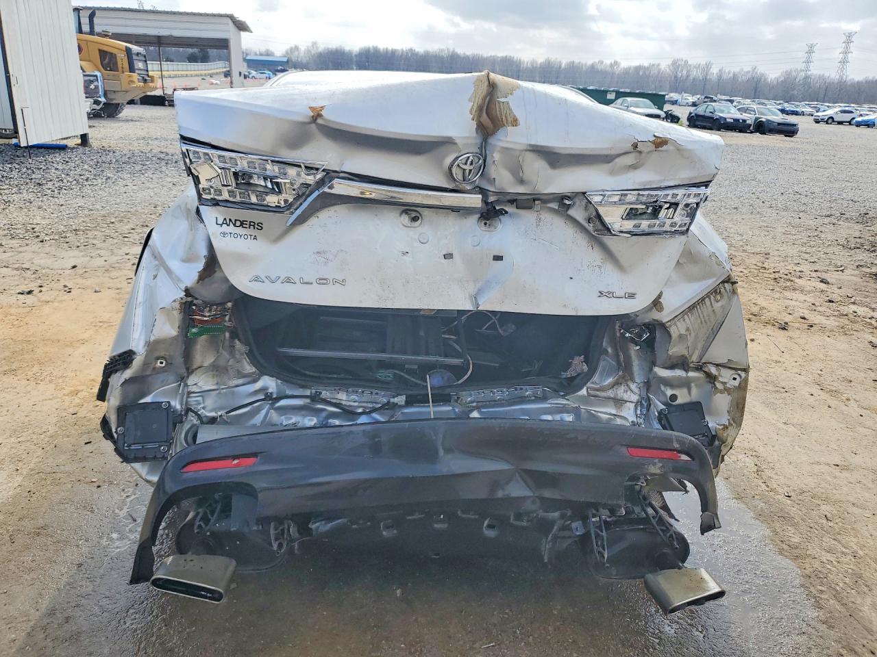 2013 TOYOTA AVALON