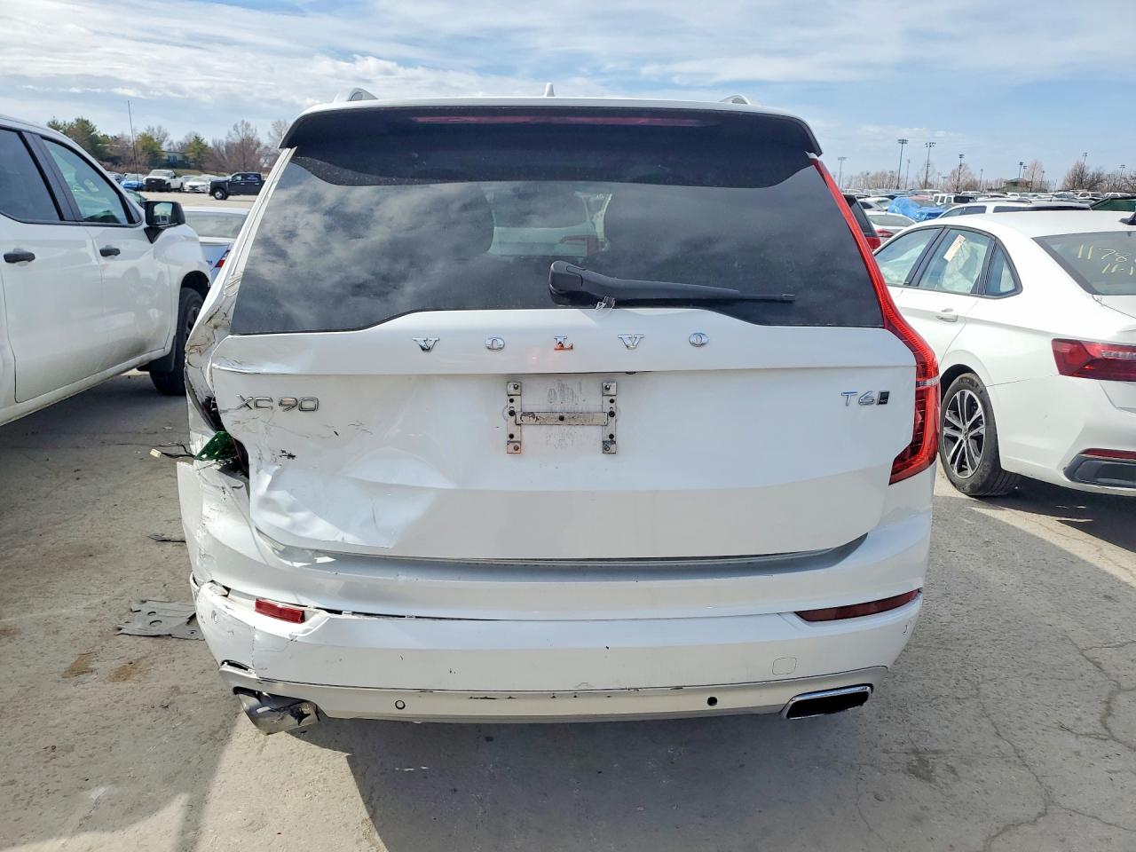 2018 VOLVO XC90