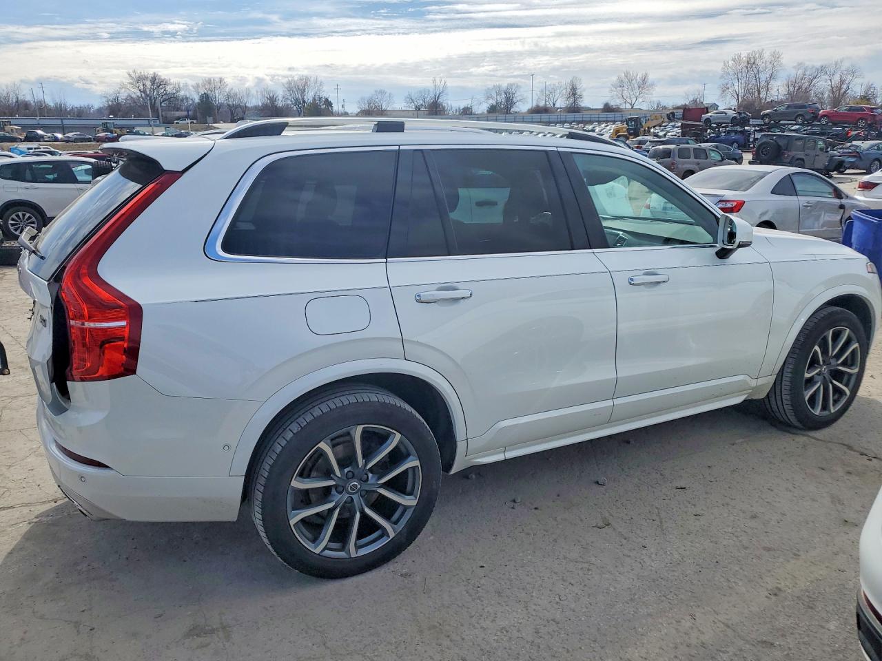 2018 VOLVO XC90