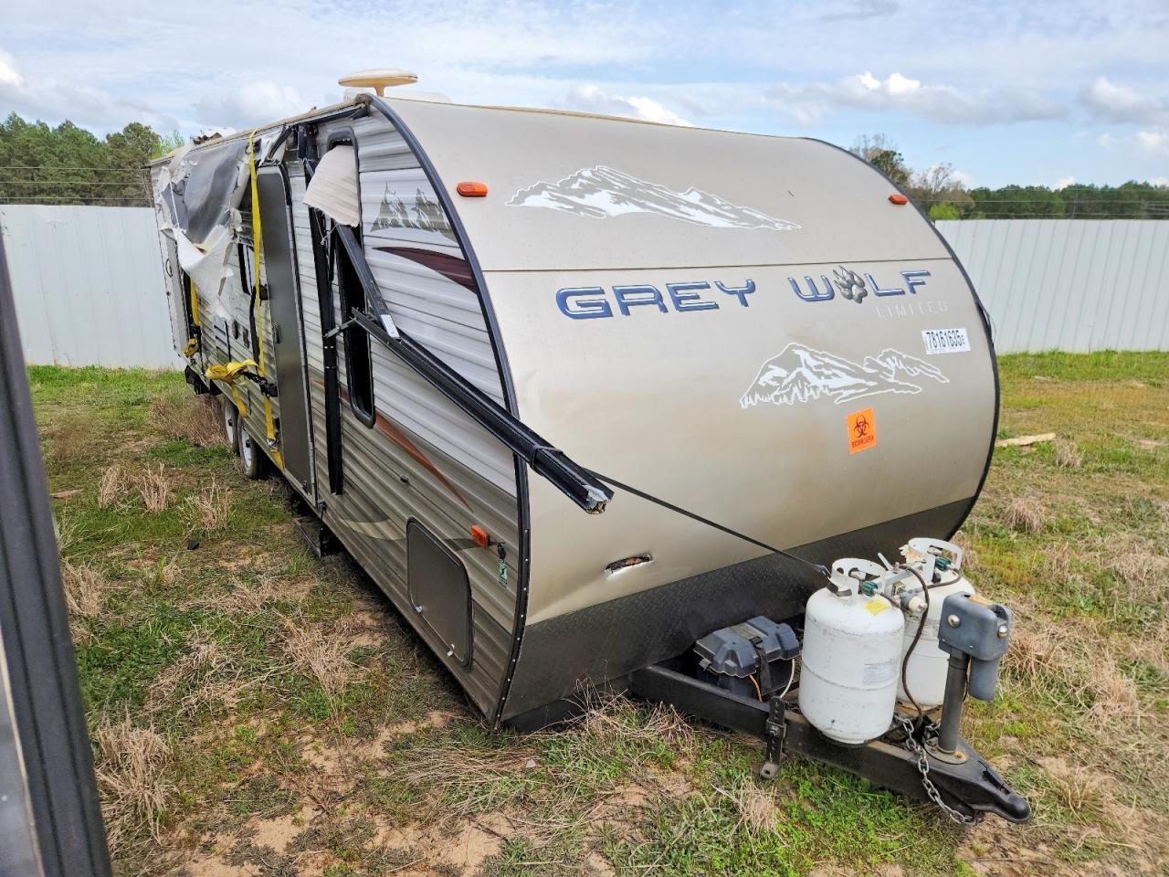 2014 CWLN GREY WOLF