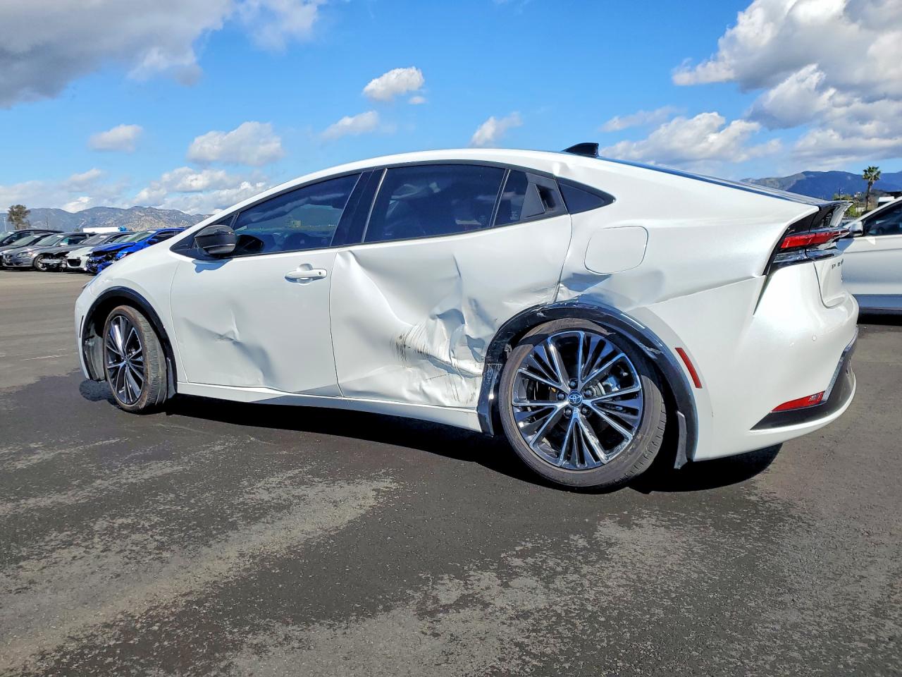 2024 TOYOTA PRIUS