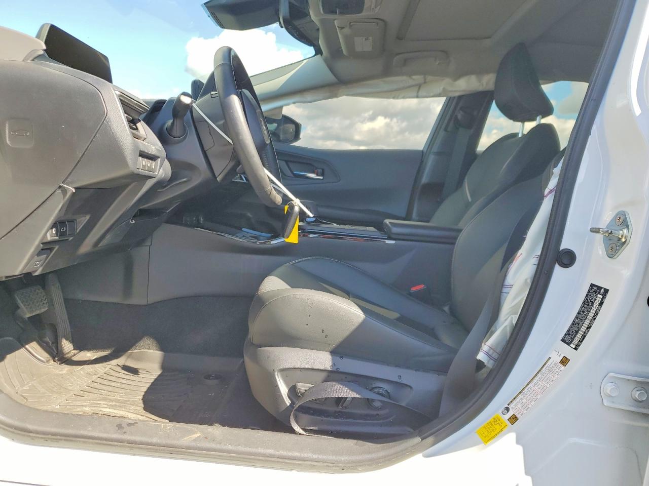 2024 TOYOTA PRIUS