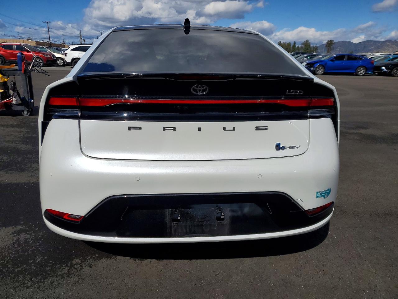 2024 TOYOTA PRIUS