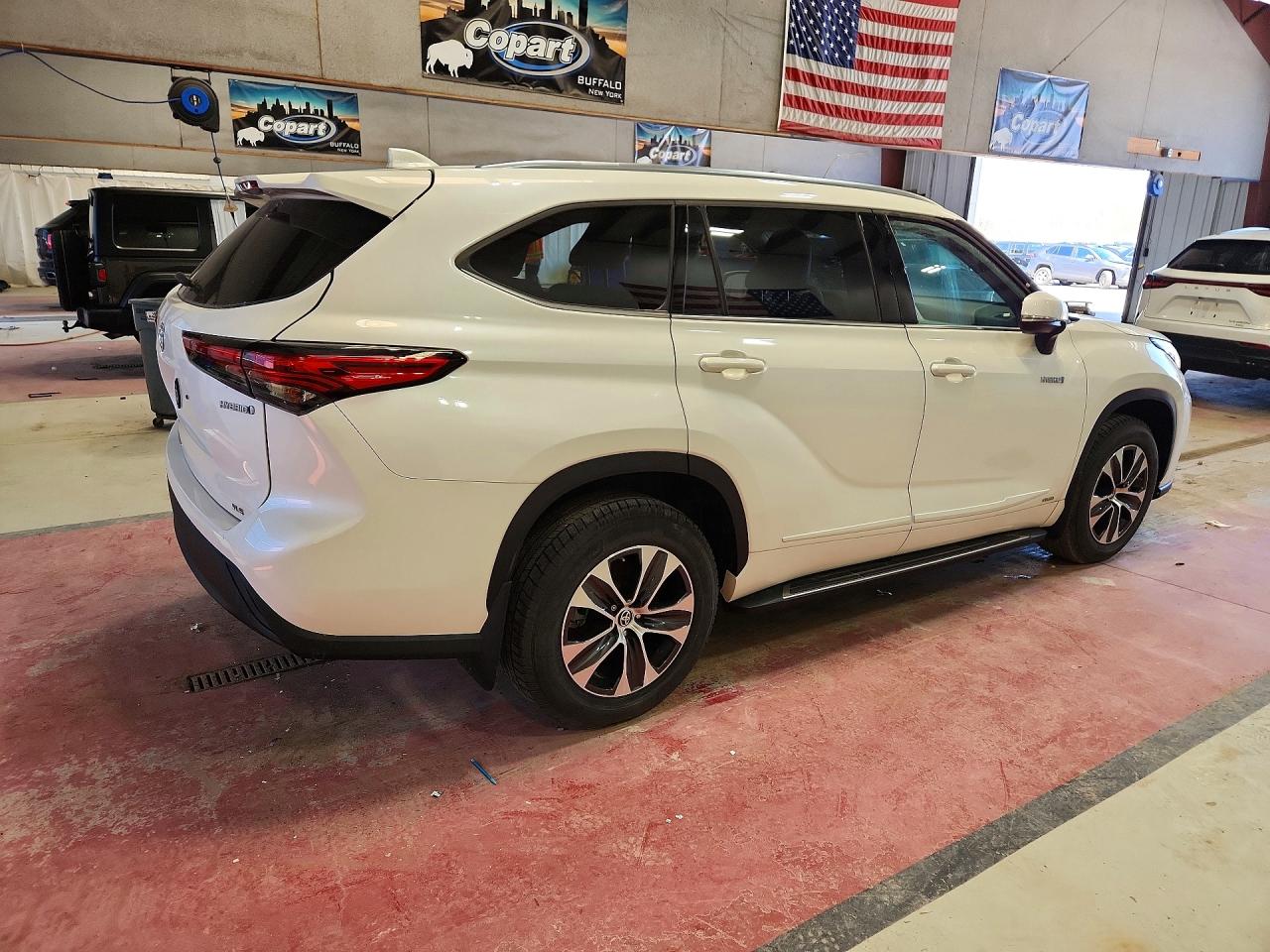2021 TOYOTA HIGHLANDER