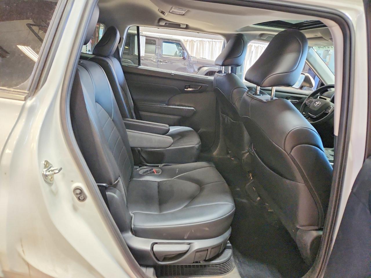 2021 TOYOTA HIGHLANDER