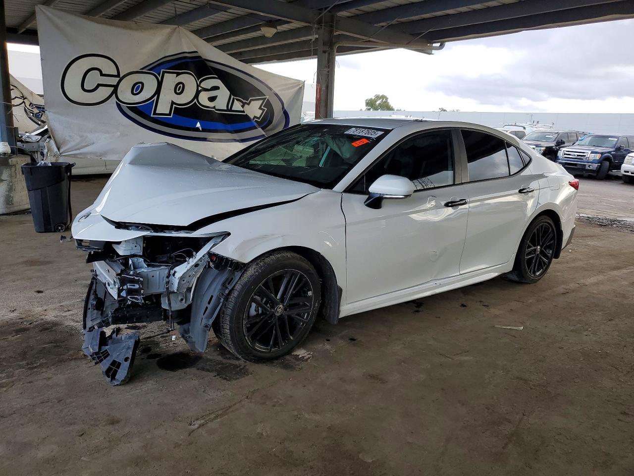 2025 TOYOTA CAMRY
