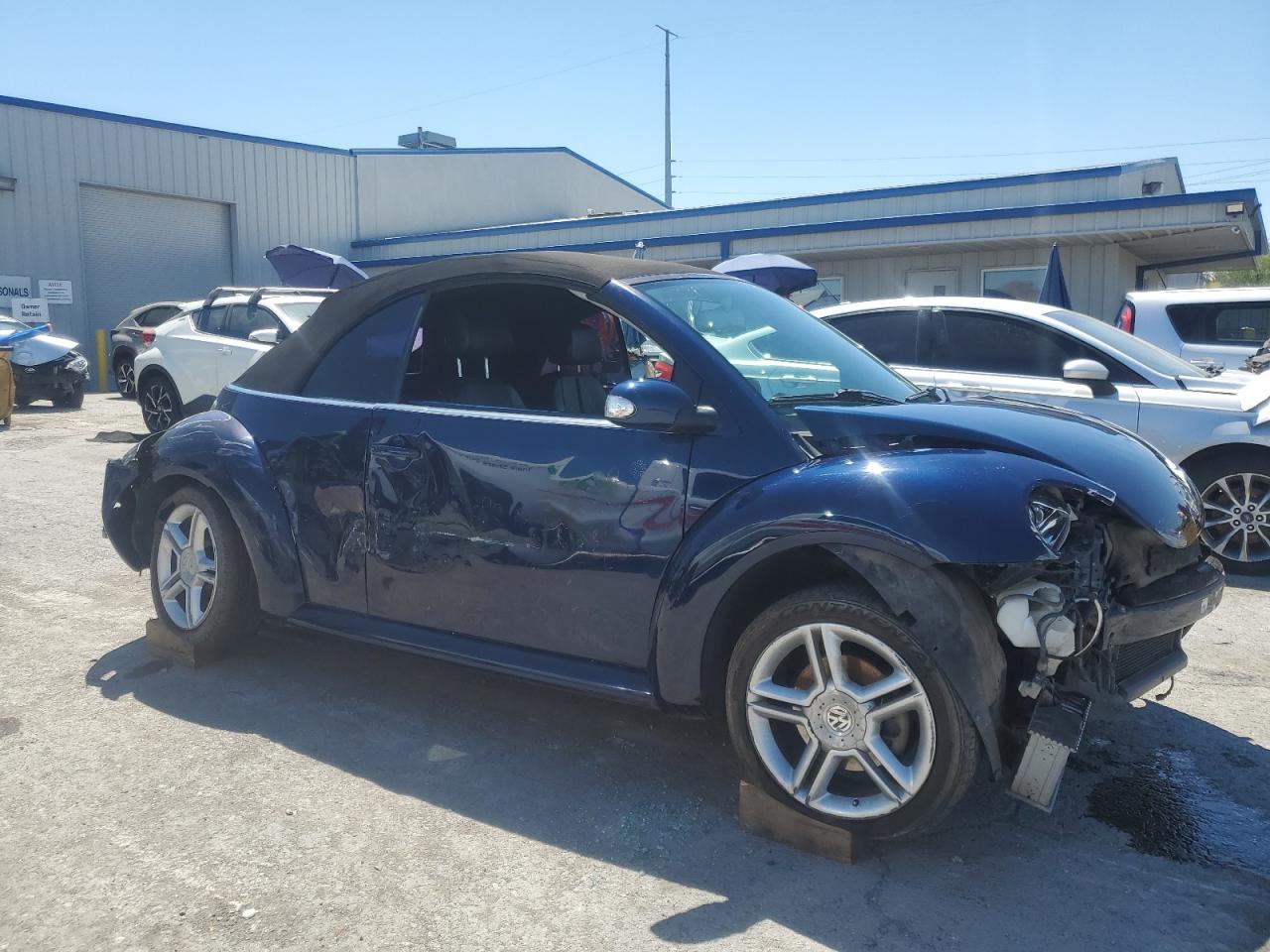 2005 VOLKSWAGEN BEETLE