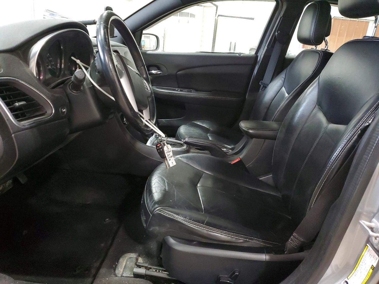 2014 CHRYSLER 200