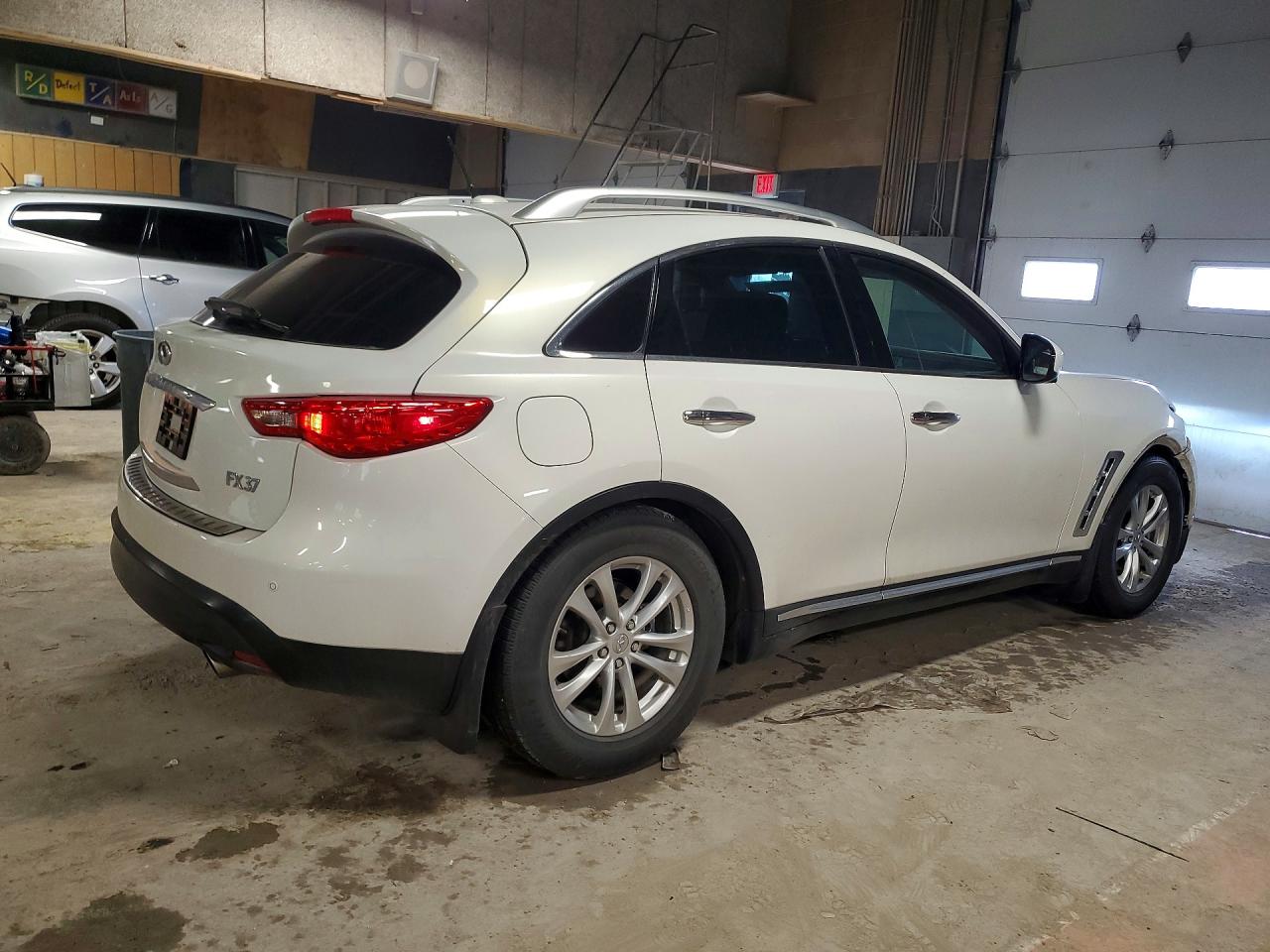 2013 INFINITI FX37