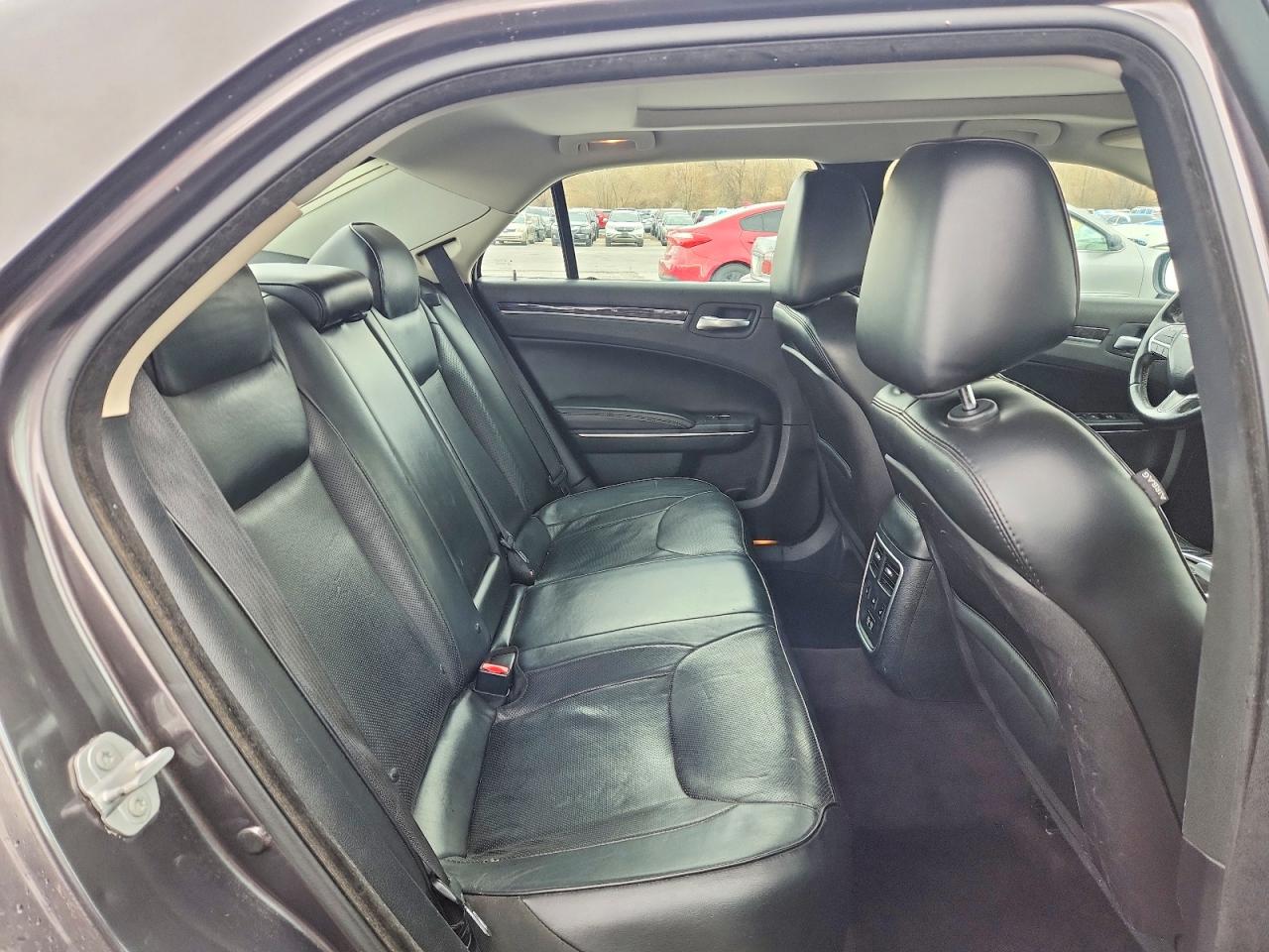 2016 CHRYSLER 300