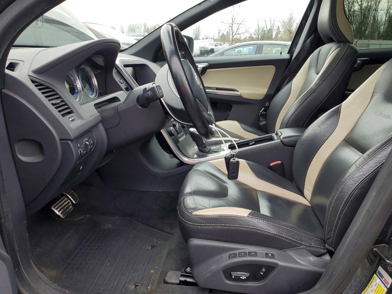 2012 VOLV XC60