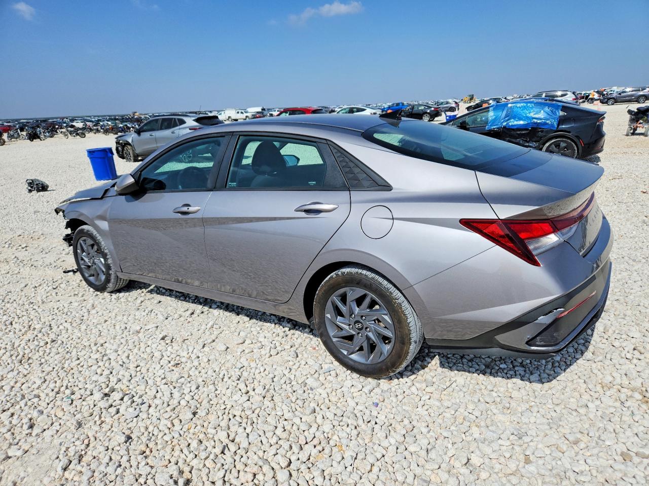2024 HYUNDAI ELANTRA