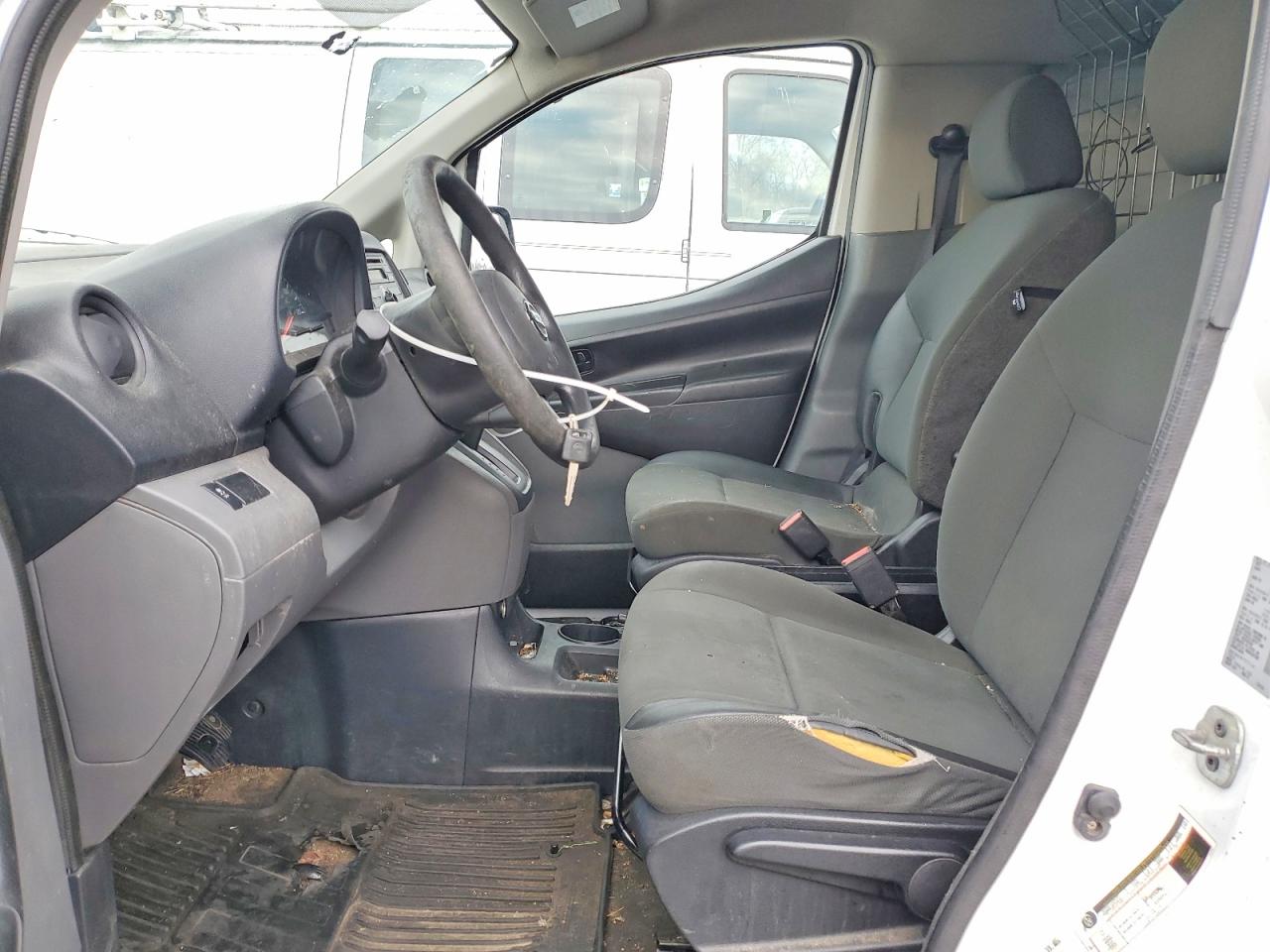 2015 NISSAN NV