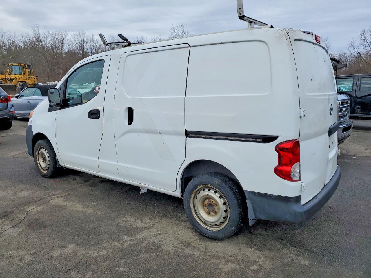 2015 NISSAN NV