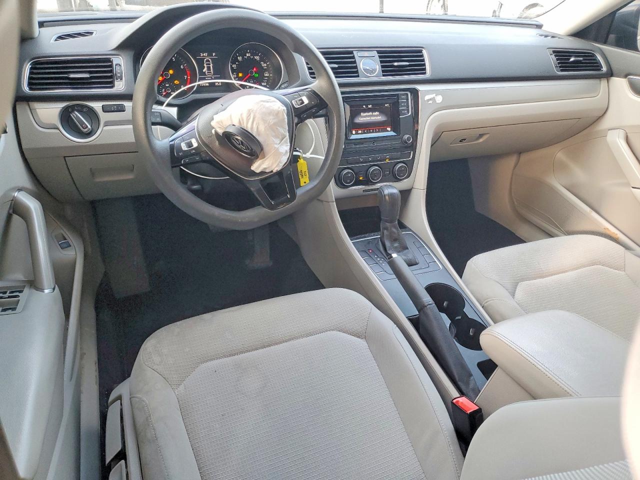 2016 VOLKSWAGEN PASSAT