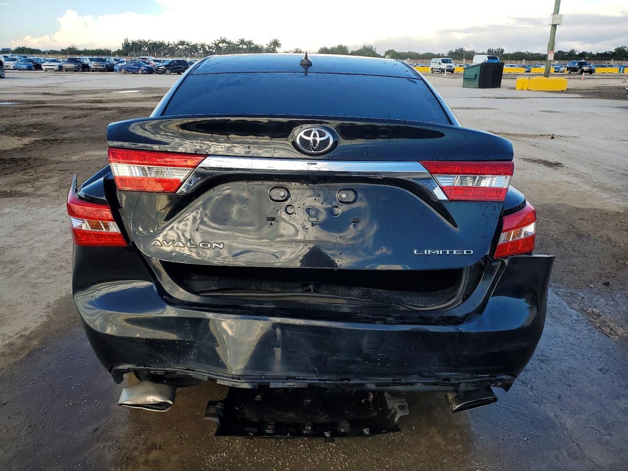 2015 TOYOTA AVALON