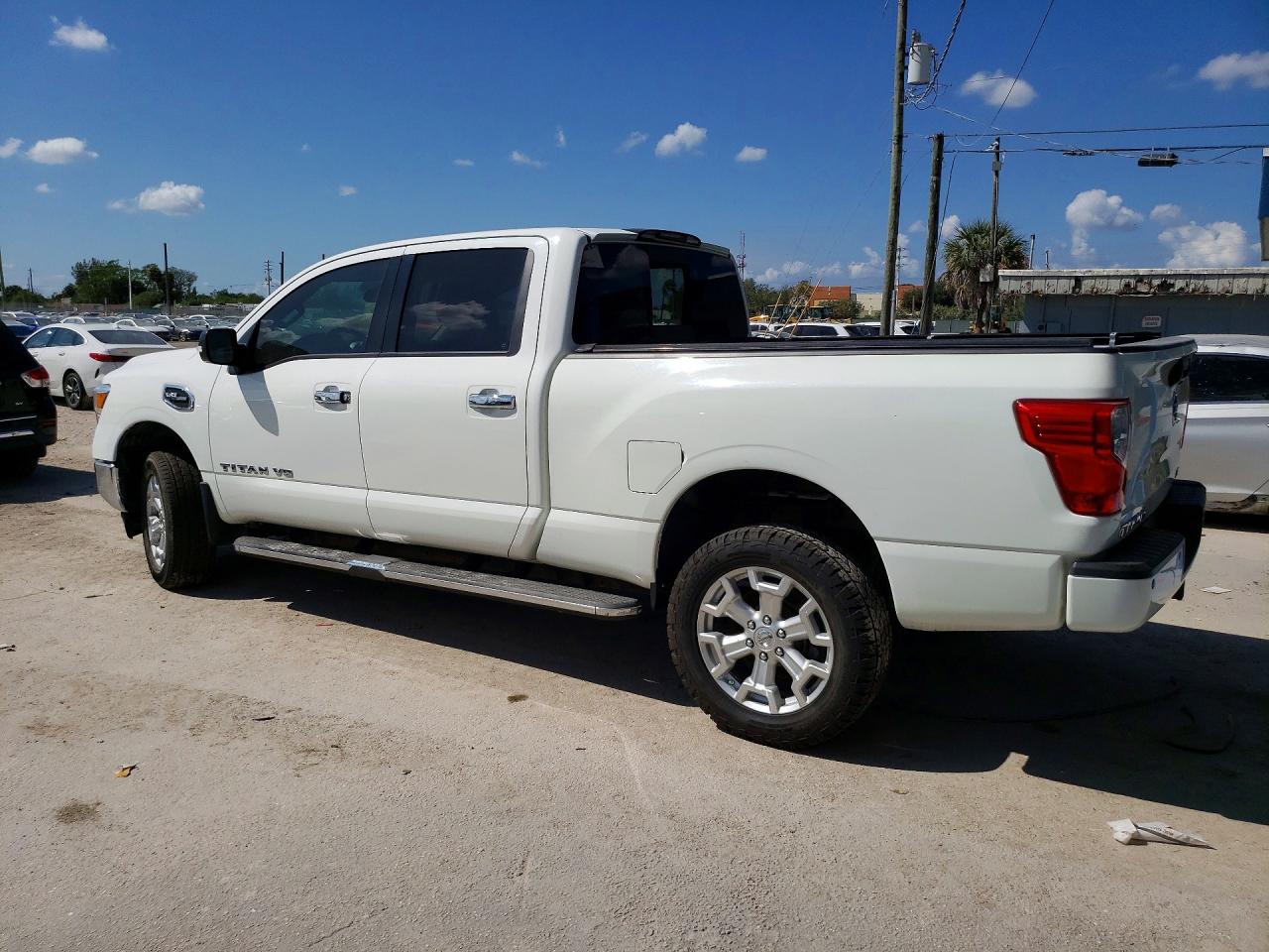 2017 NISSAN TITAN
