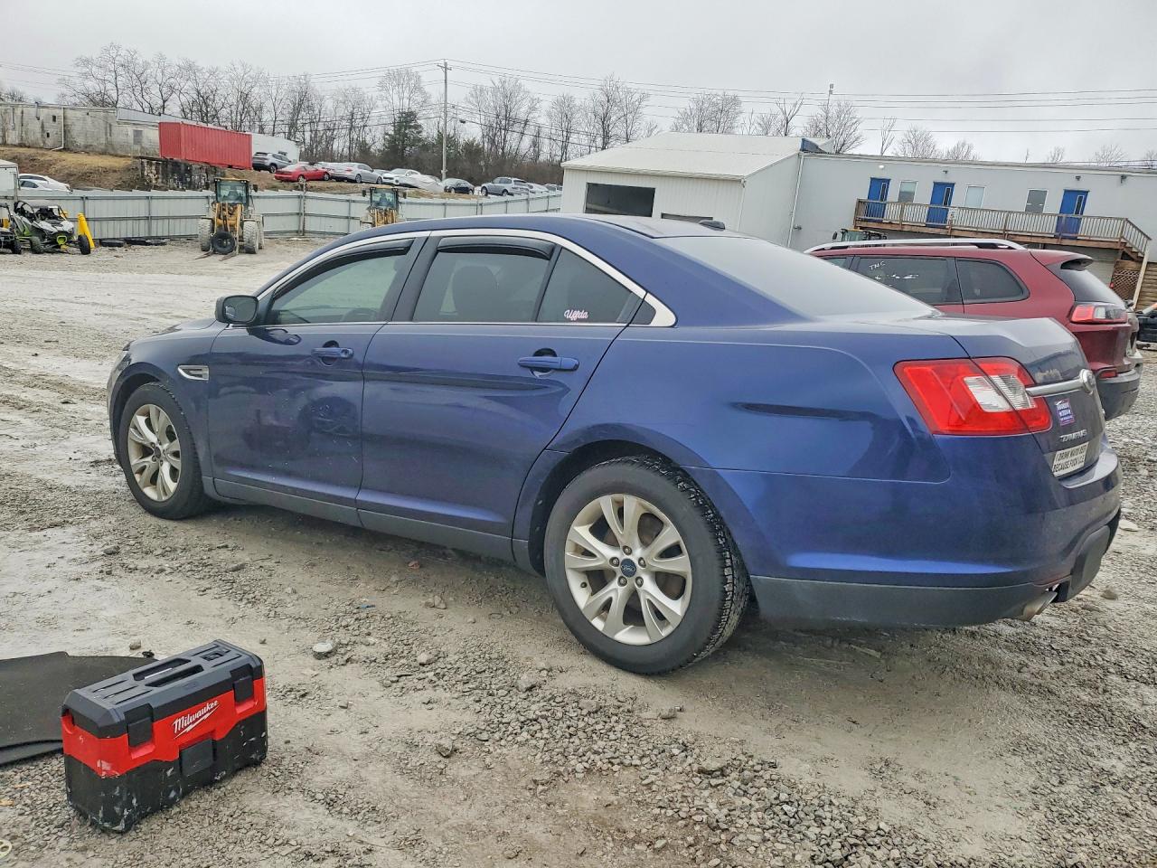 2011 FORD TAURUS