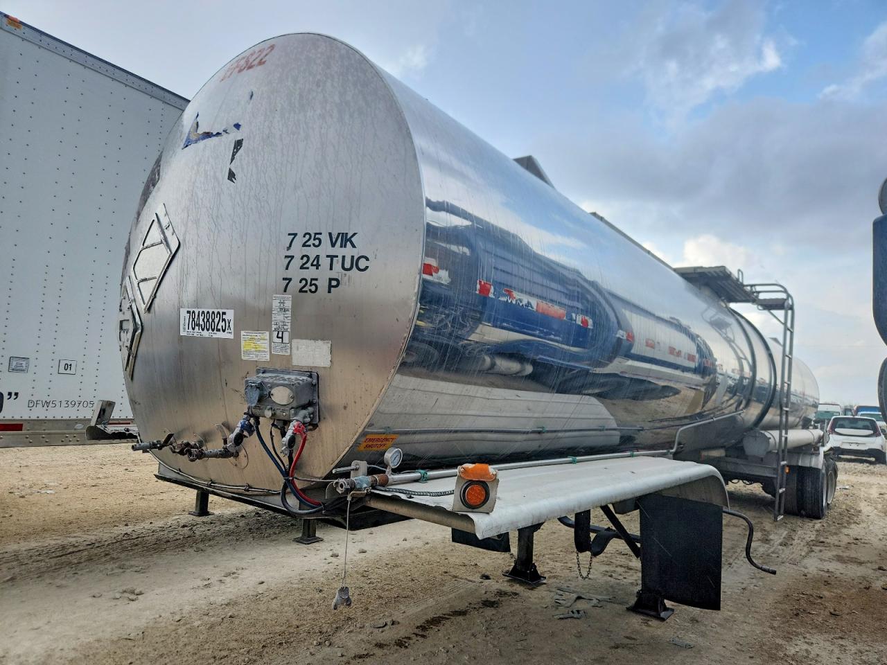 2001 WALKER TRAILER