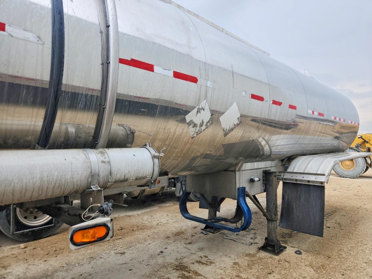 2001 WALKER TRAILER