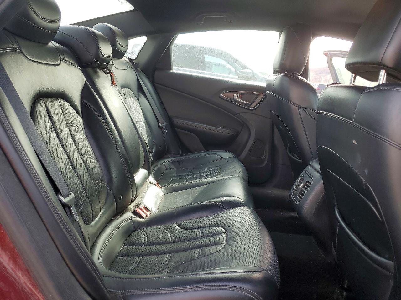 2016 CHRYSLER 200