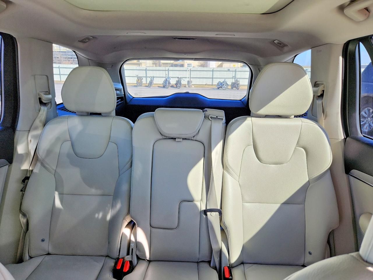 2021 VOLVO XC90
