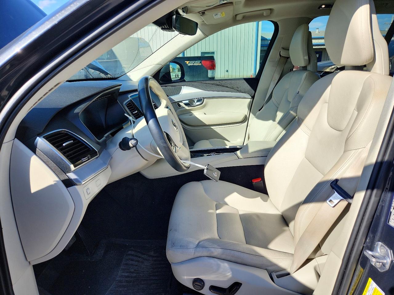 2021 VOLVO XC90