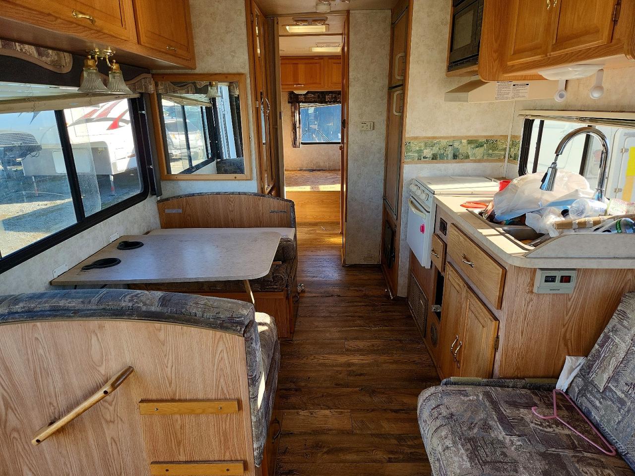 2004 COACH F550