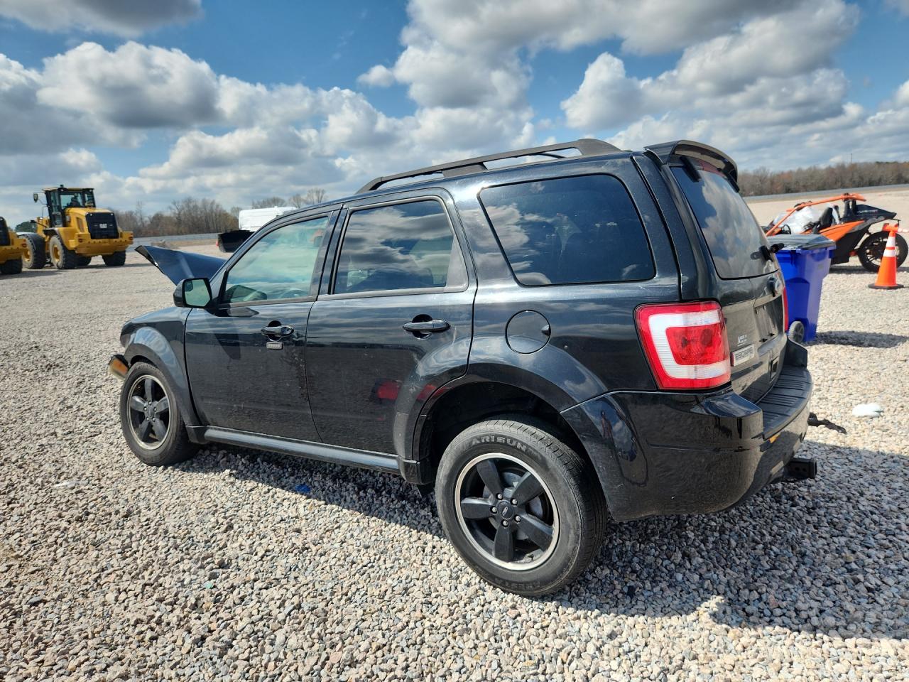 2011 FORD ESCAPE XLT