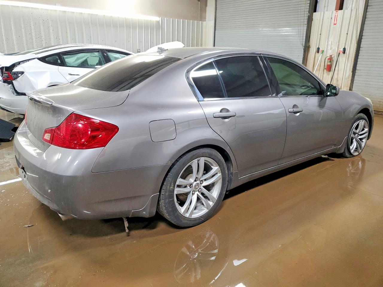 2009 INFINITI G37