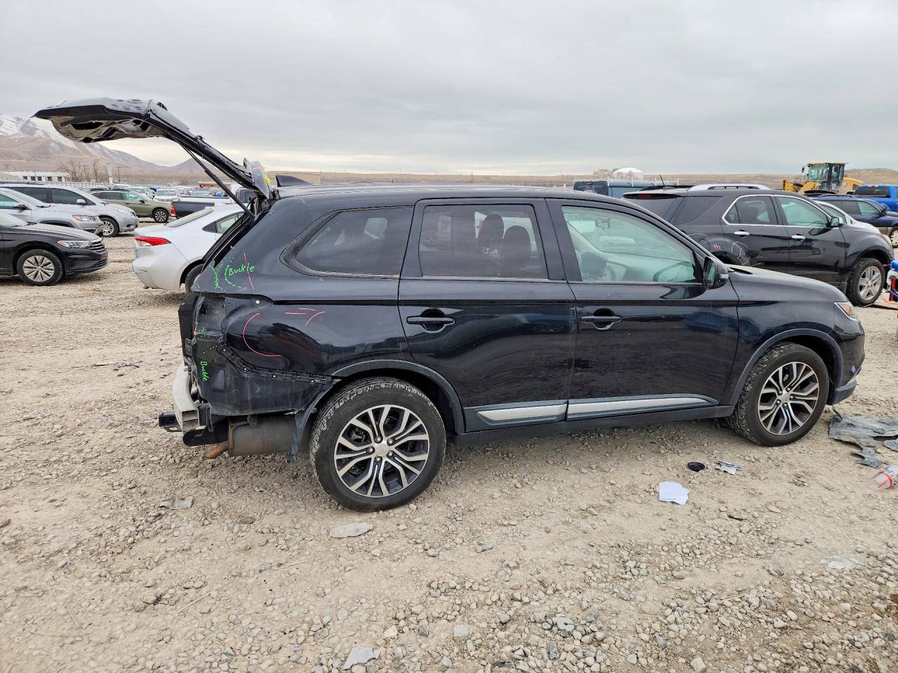 2018 MITSUBISHI OUTLANDER