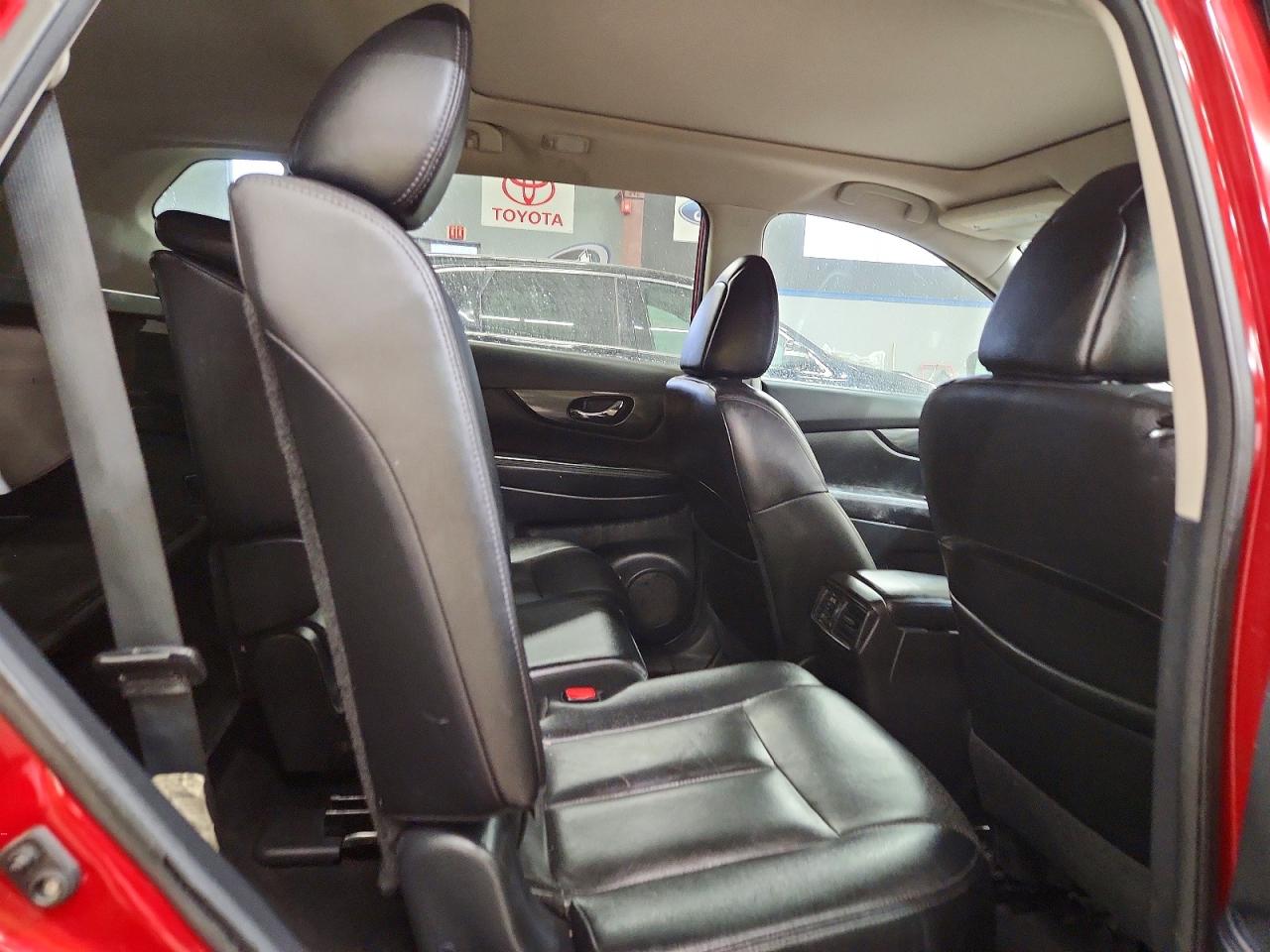 2016 NISSAN ROGUE