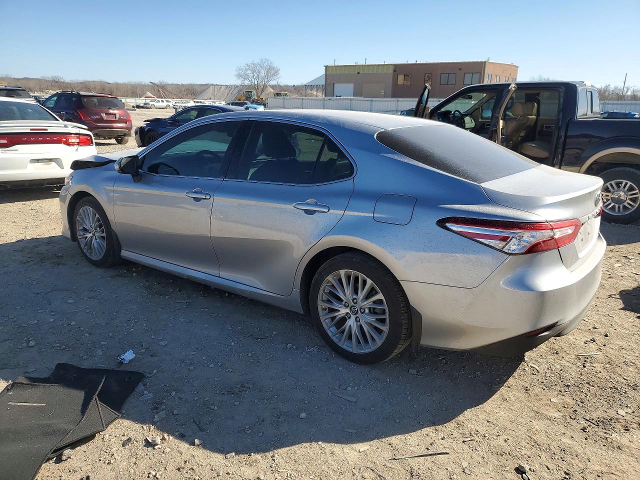2018 TOYOTA CAMRY