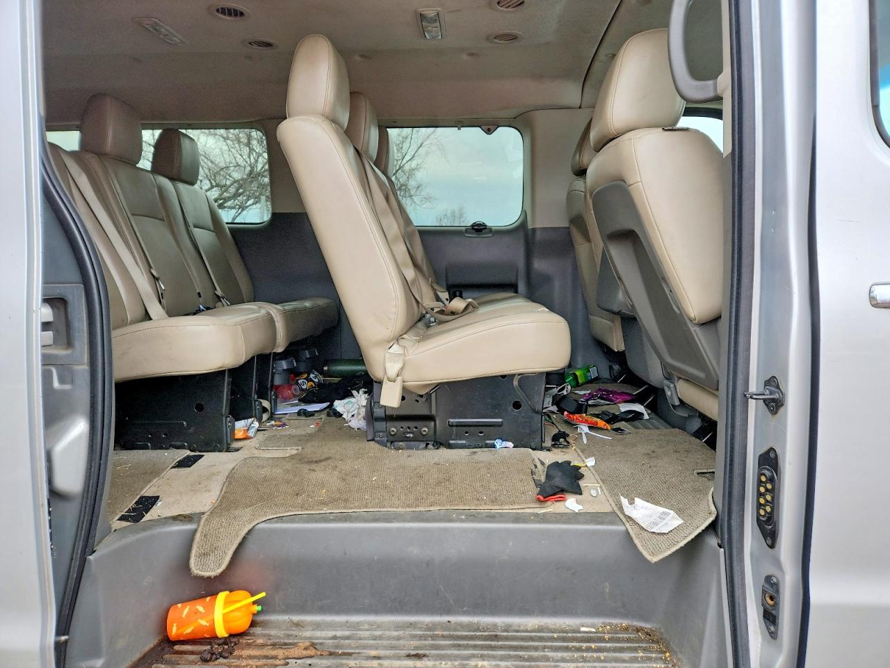 2016 NISSAN NV