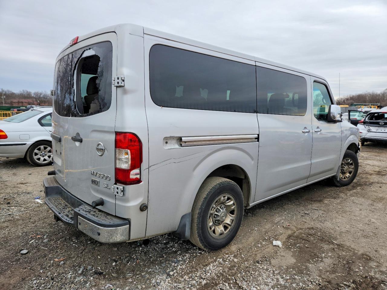 2016 NISSAN NV