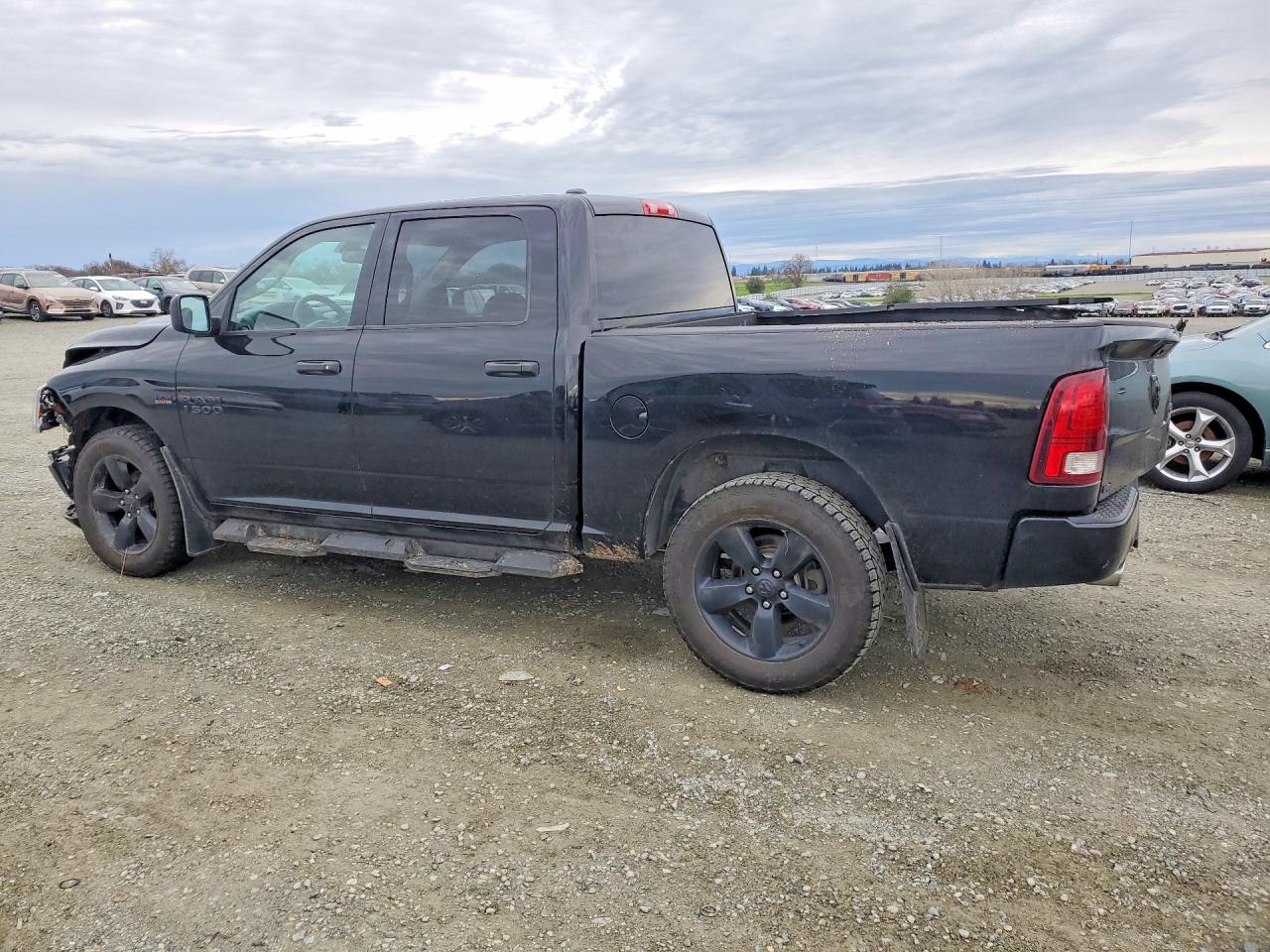 2015 RAM TRUCKS 1500