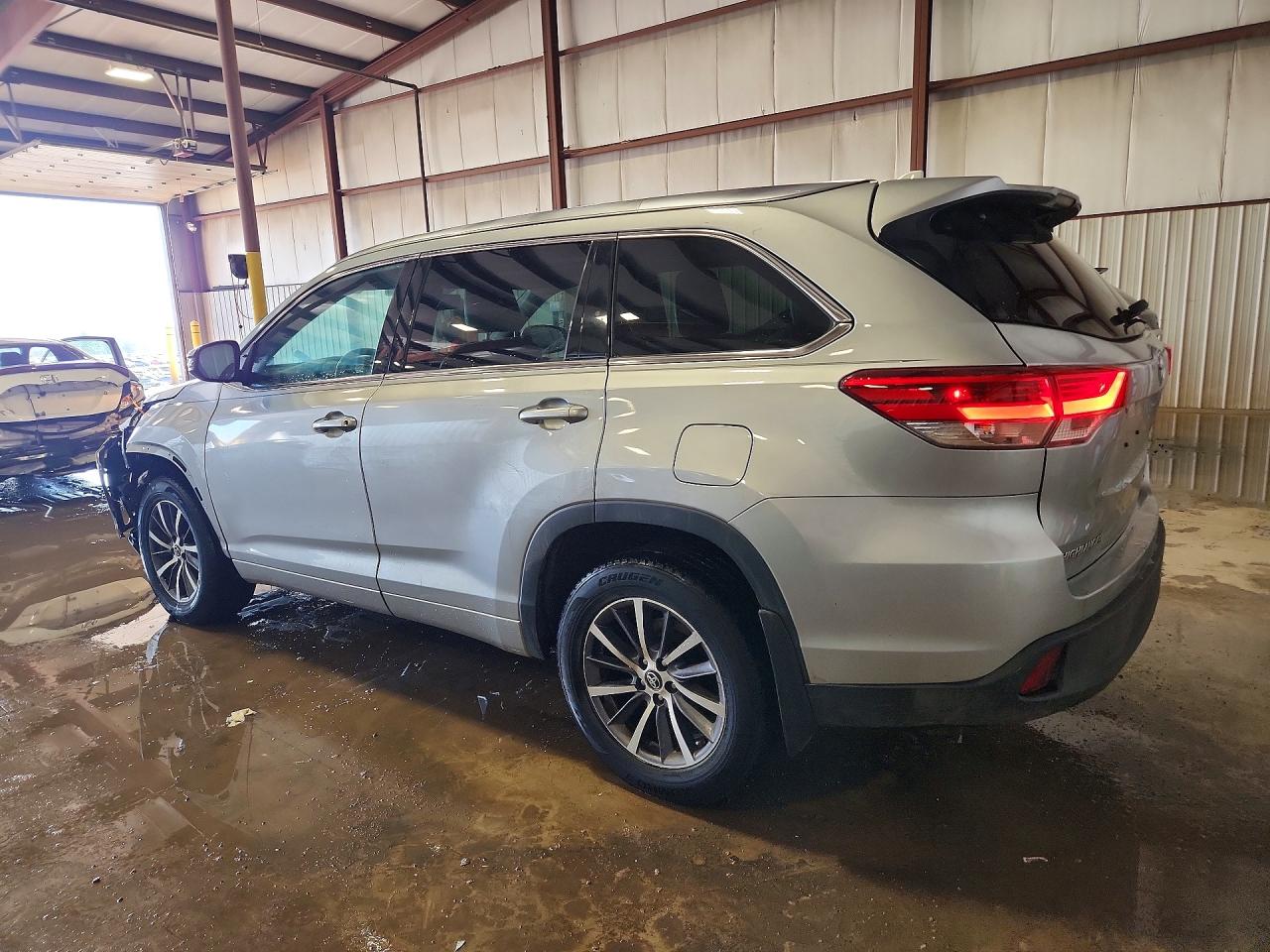 2017 TOYOTA HIGHLANDER