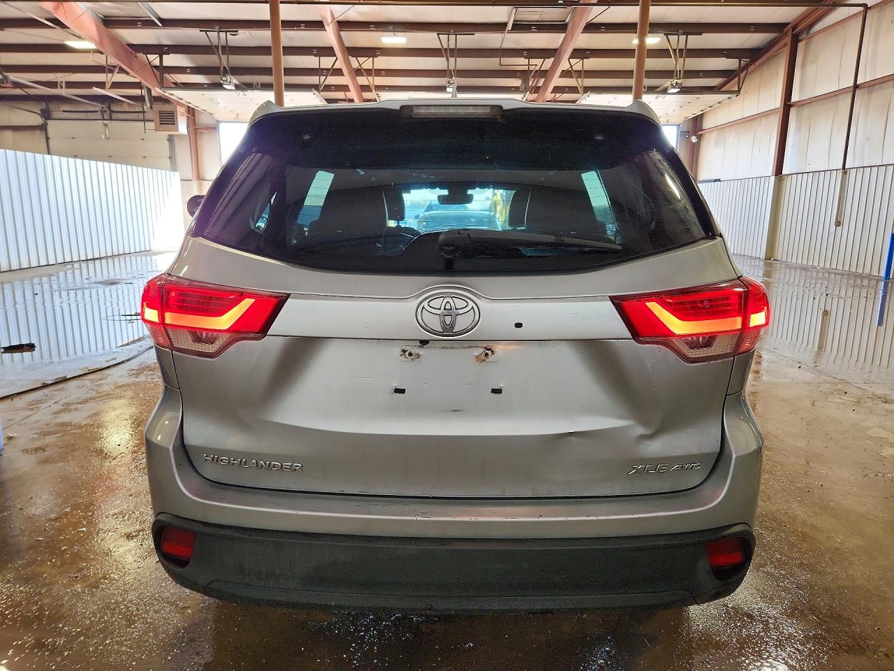 2017 TOYOTA HIGHLANDER