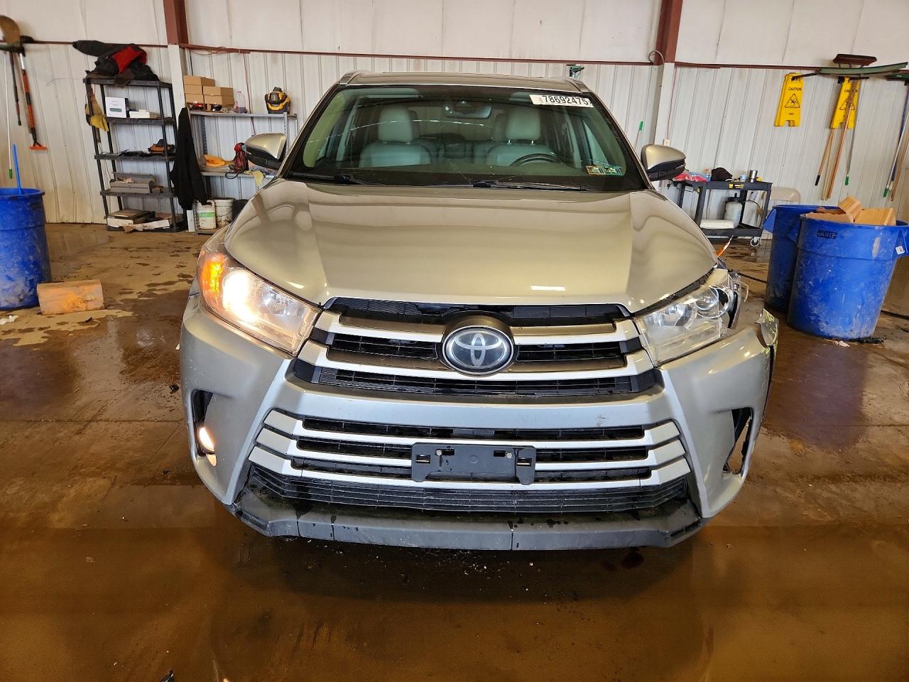 2017 TOYOTA HIGHLANDER