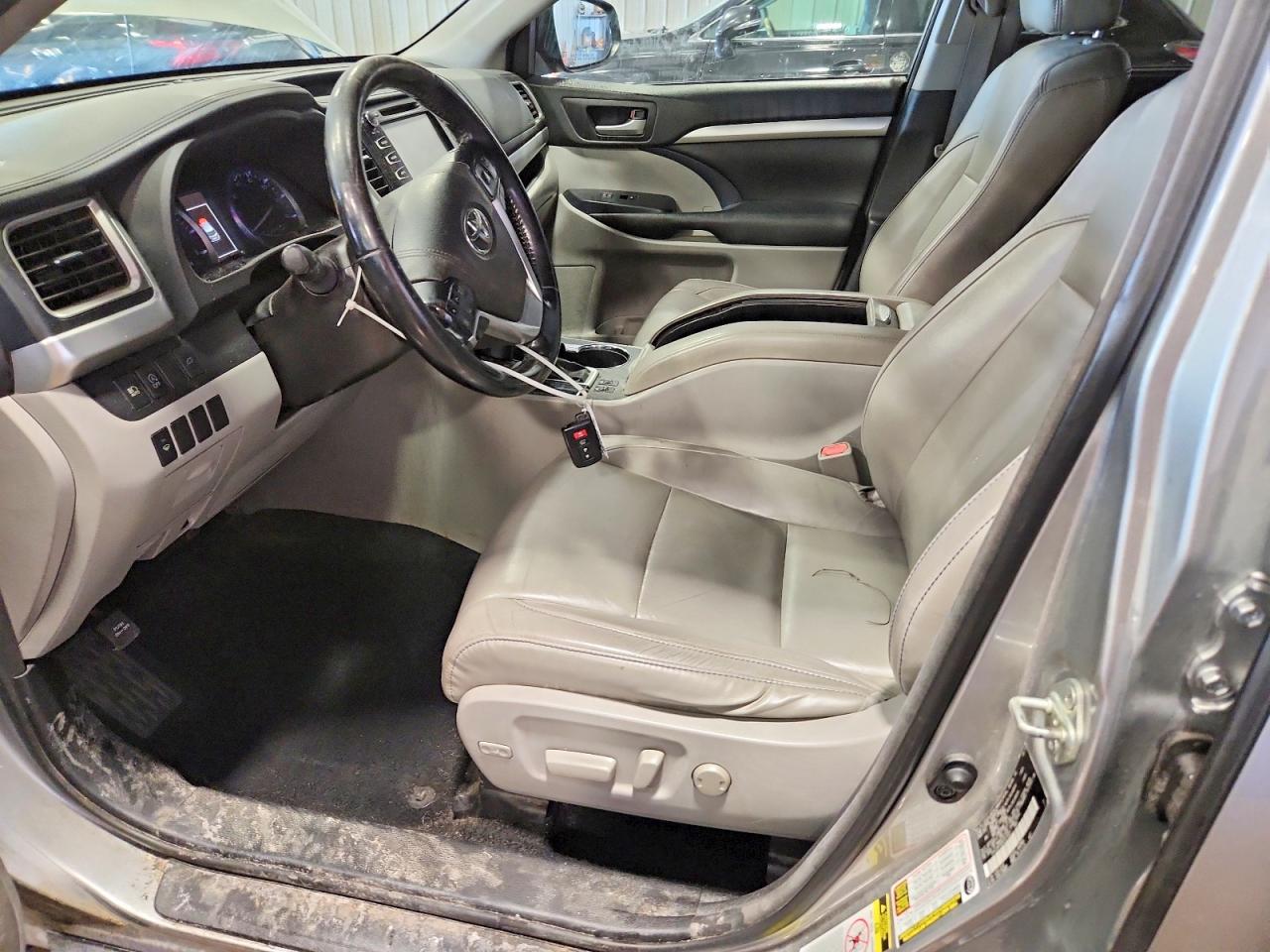 2017 TOYOTA HIGHLANDER