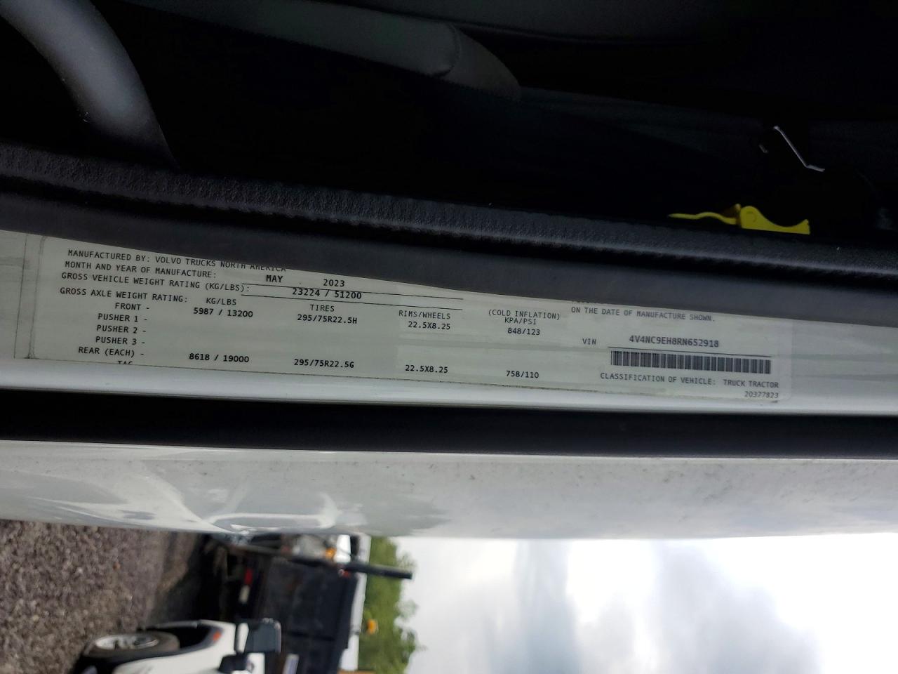 2024 VOLVO VN