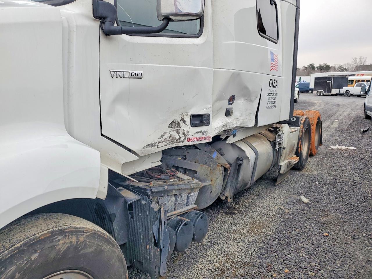 2024 VOLVO VN