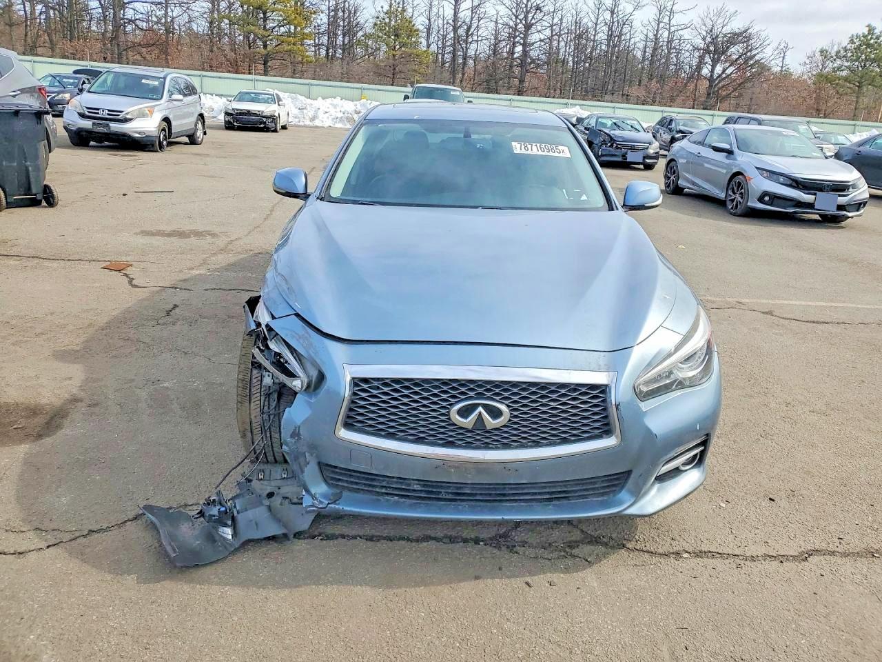 2015 INFINITI Q50
