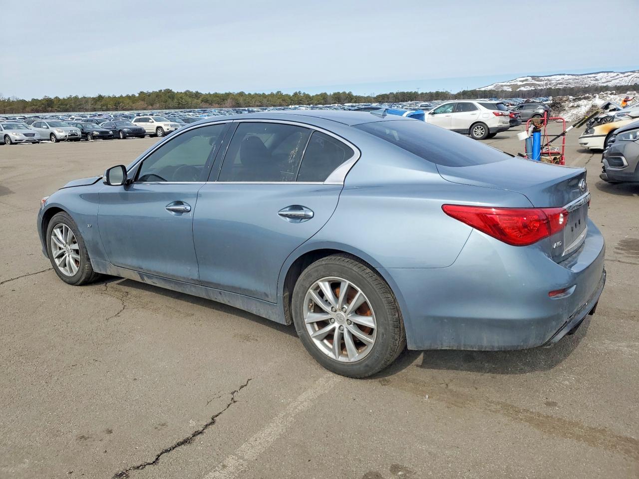 2015 INFINITI Q50