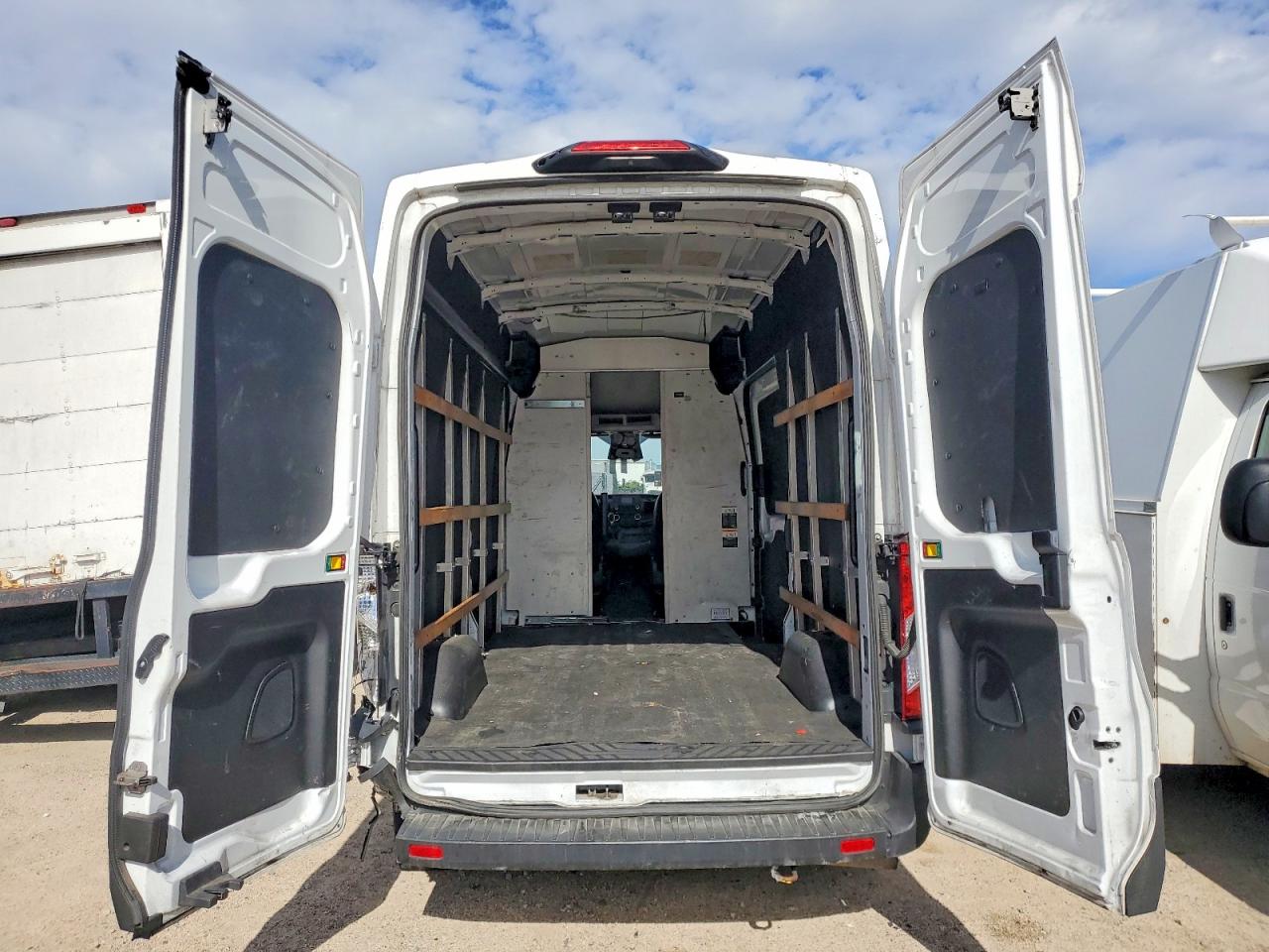 2022 FORD TRANSIT