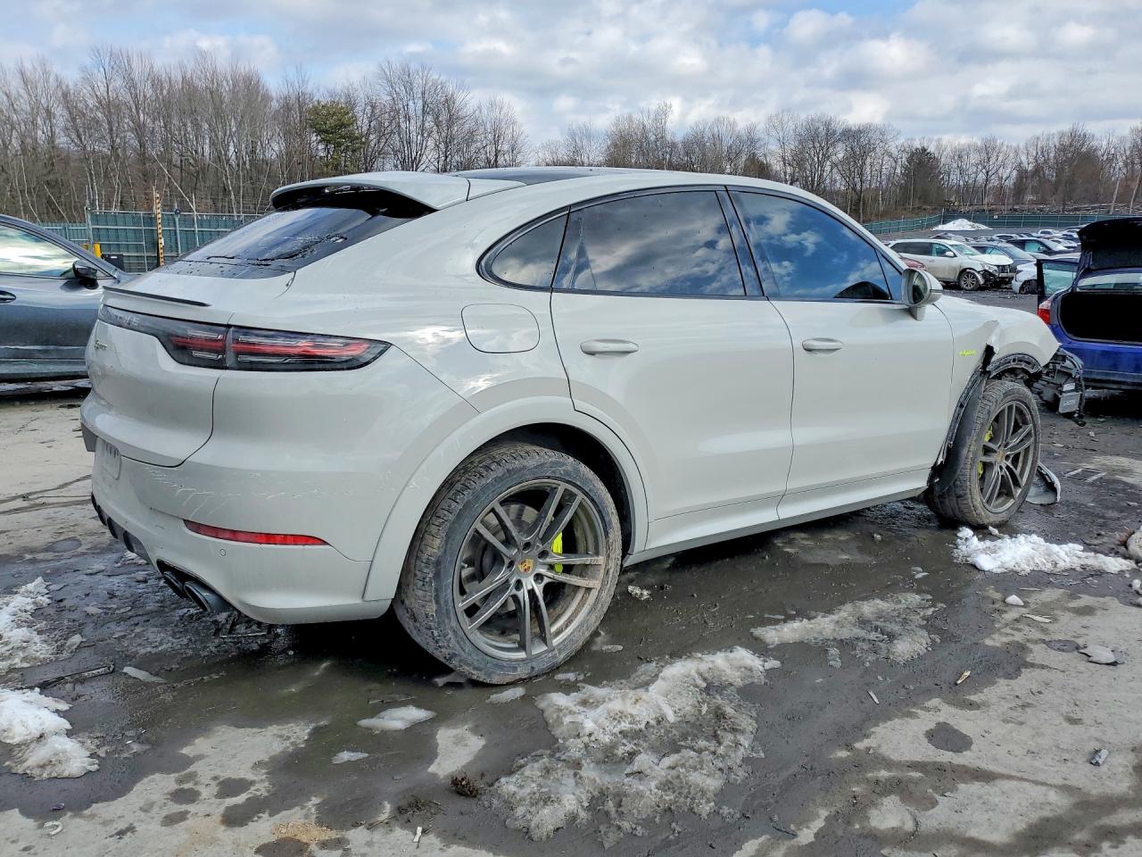 2022 PORSCHE CAYENNE